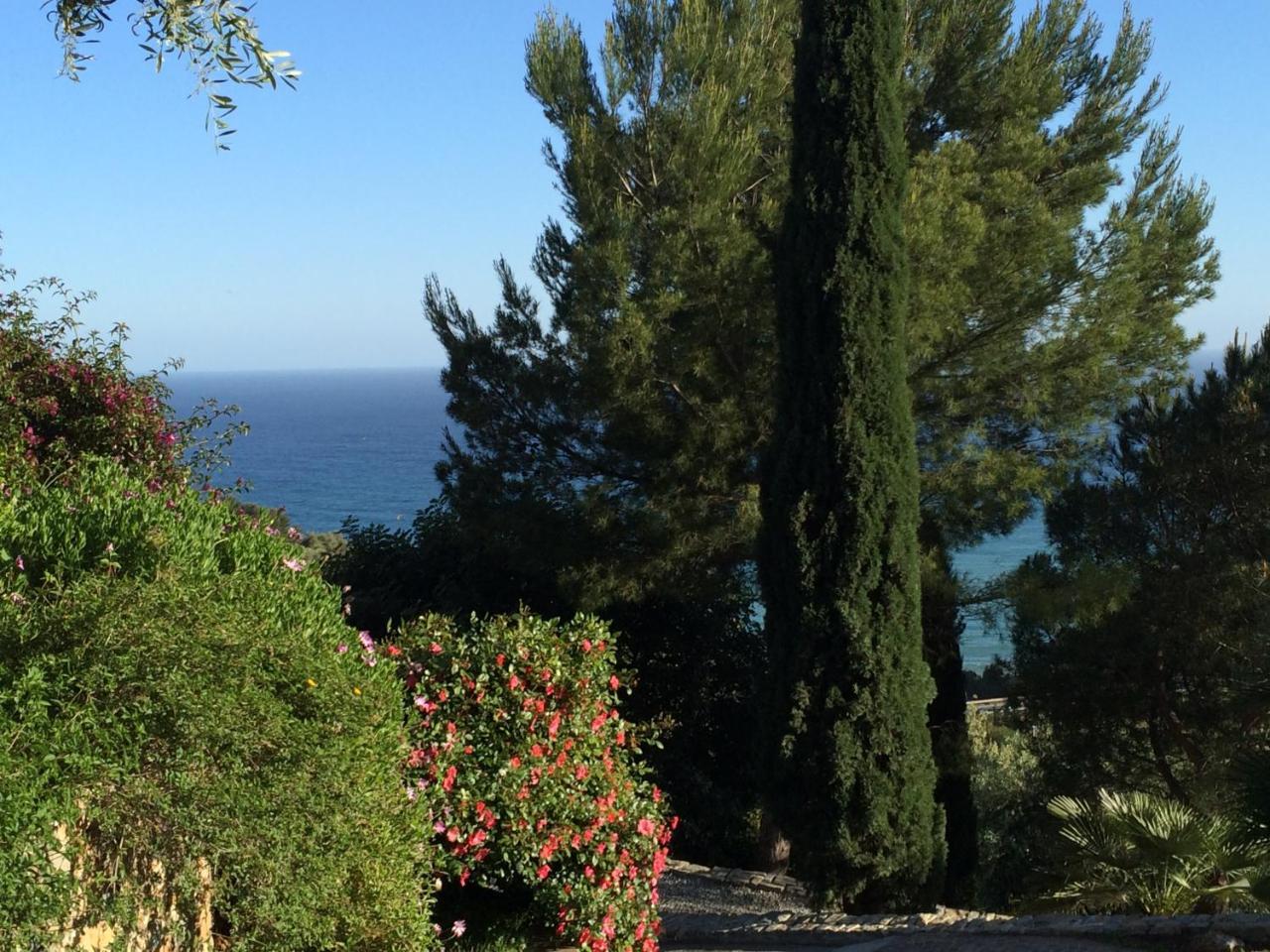 Uliveto Saglietto Agriturismo A Poggi Apartments Imperia Exterior photo